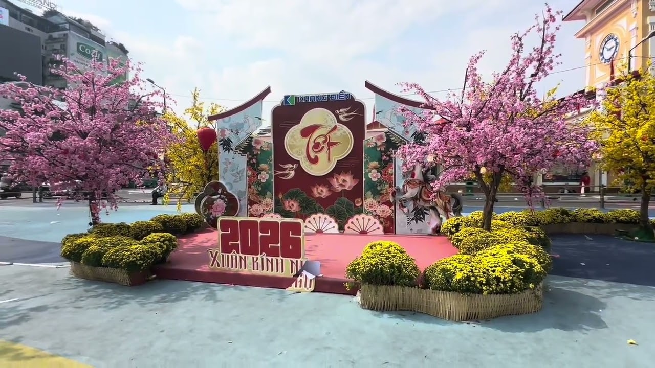 Phần508em cho mọi người xem phong cảnh Tết ở chợ bền thành khác thế nào khi mà rộn rã với khách Tây 