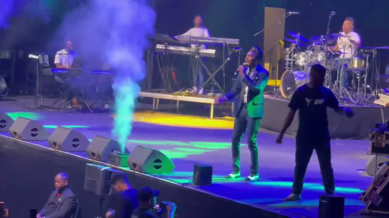 Emo Adams Medley (Live) at Grand Arena