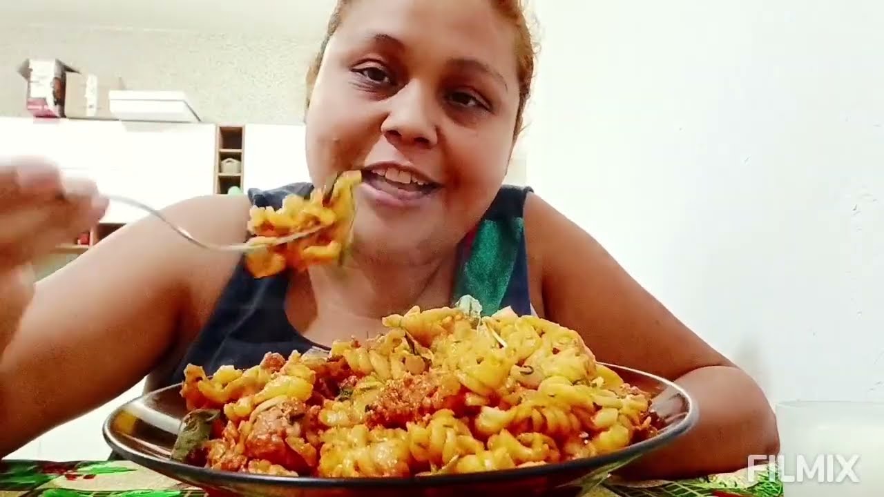 ALMOÇO DE HOJE MACARRÃO NO TACHO COM LINGUIÇA 