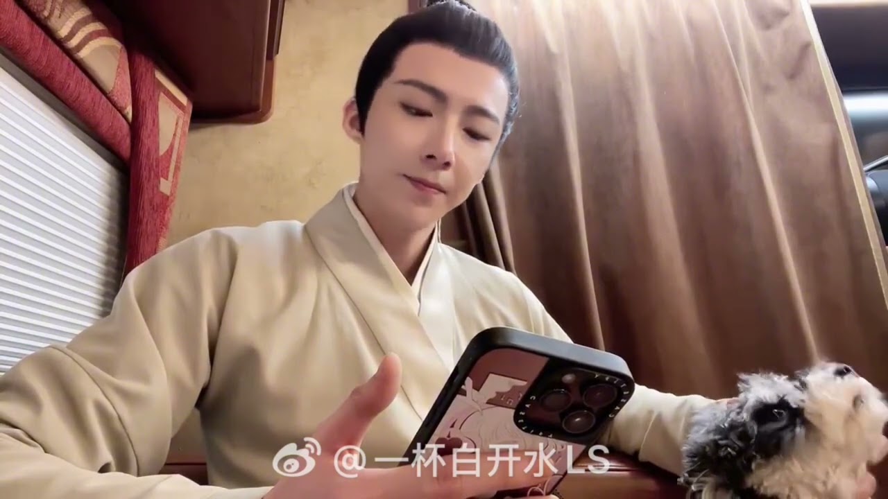 折腰拍摄时期宁哥直播高歌一曲 「现代爱情故事」 20221222直播 #刘宇宁 #liuyuning #折腰 #theprisonerofbeauty 