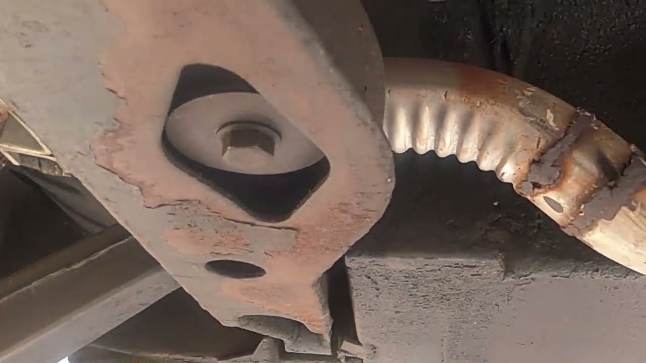 Constructing from scratch a new tailpipe for a 1970 Rover Pr 3500 NADA Spec.Rover P6 Tailpipe build