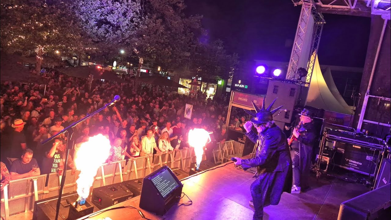 Papa di Grazzi op TT Festival 2025 voor Hotel de Jonge