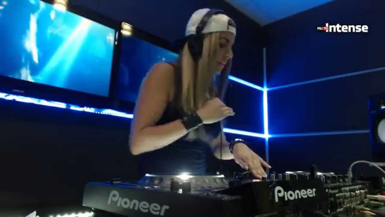 Sonya - Live @ Radio Intense 26.08.2015
