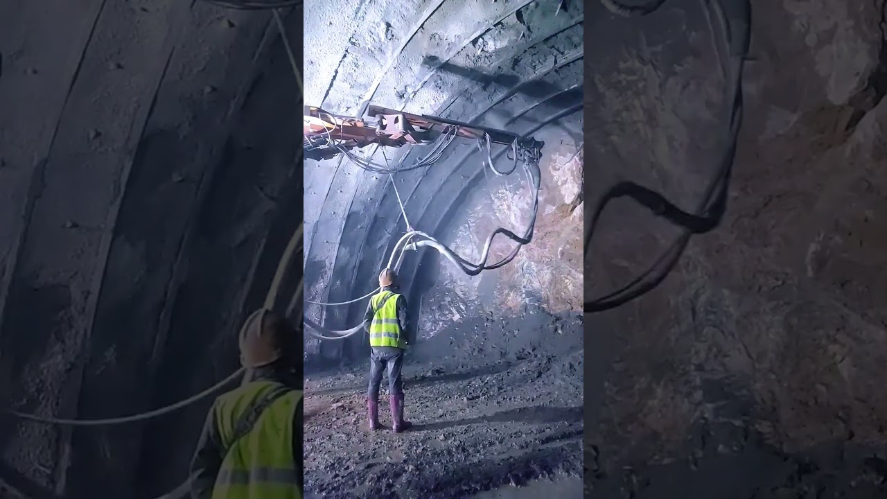 Tunnel arch reinforced by spraying- Good tools and machinery make work easy