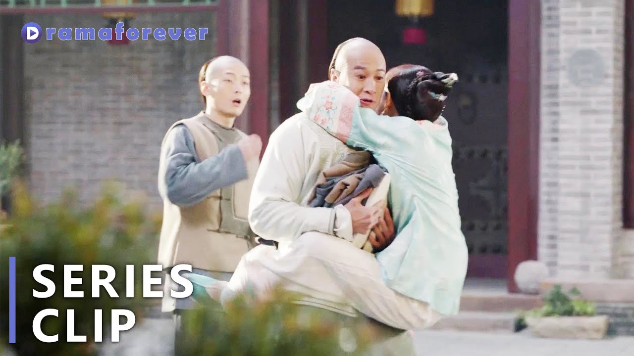 温柔少爷让灰姑娘扮成小厮带她出去逛街，这下灰姑娘高兴坏了，直接跳到他身上抱住了他！|那年花开月正圆Nothing Gold Can Stay