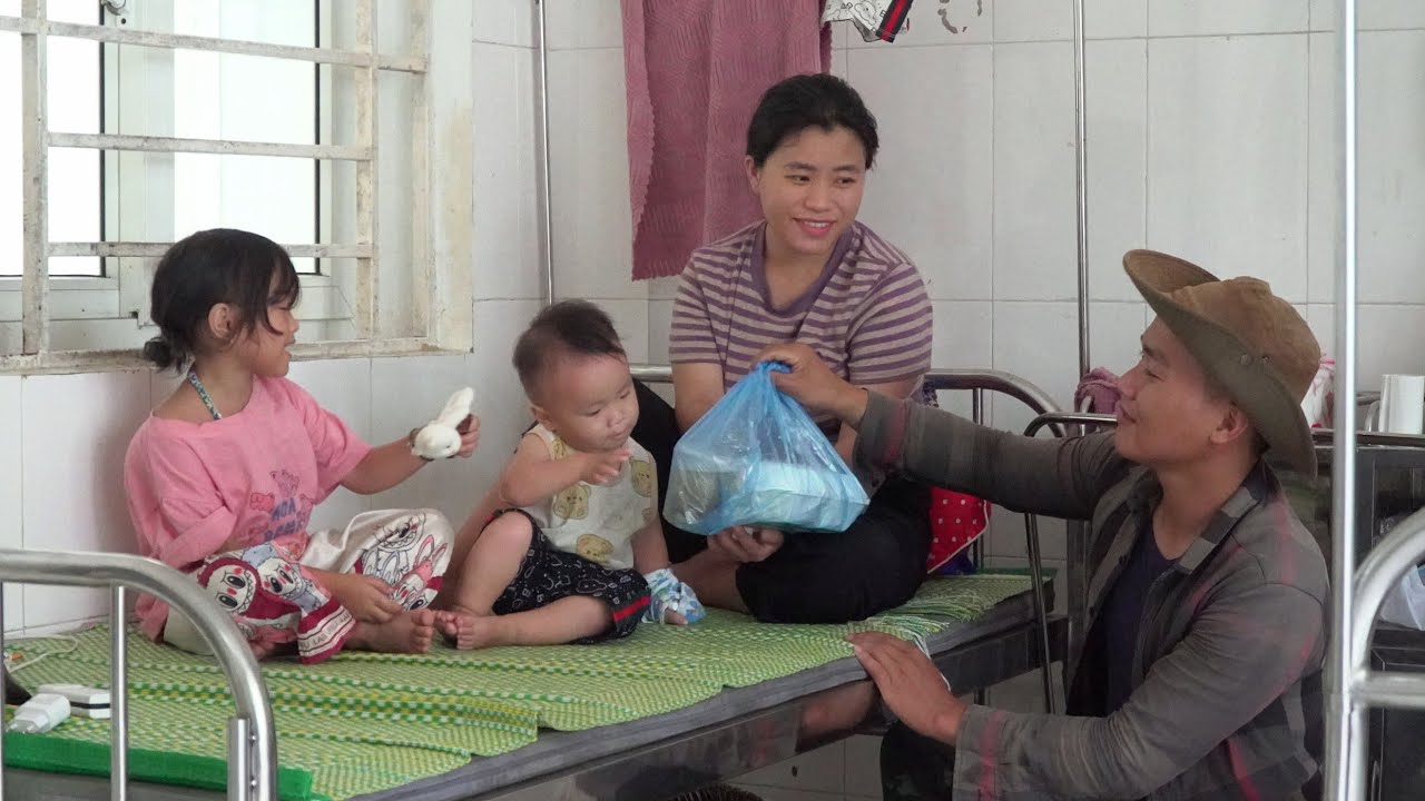 Can Pao Be a Support for the Family? - Homeless Family - A Pao TV
