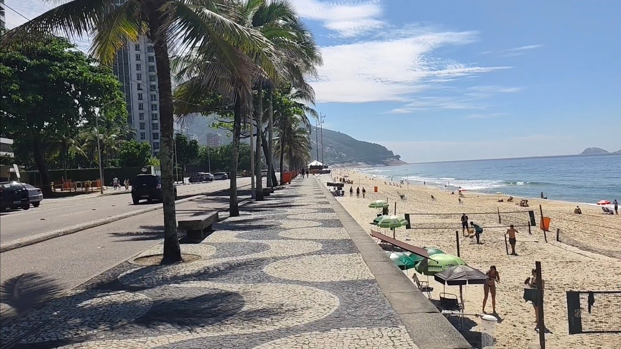 Walking in Sao Conrado ( Rio de Janeiro/ Brazil ) 