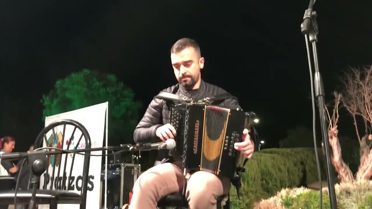 Riccardo Murru #ballosardo   #ballisardi   di #dorgali i #accordéon #diatonique