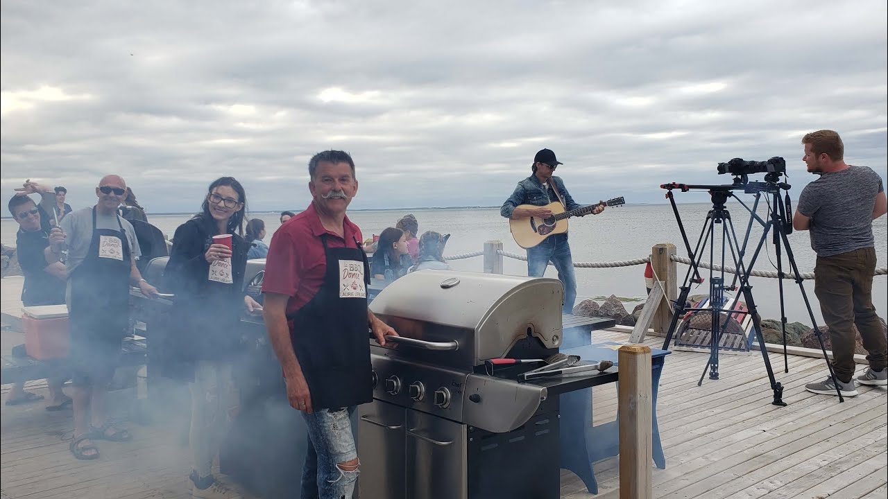 Laurie LeBlanc - The BBQ Dance (Official Music Video)