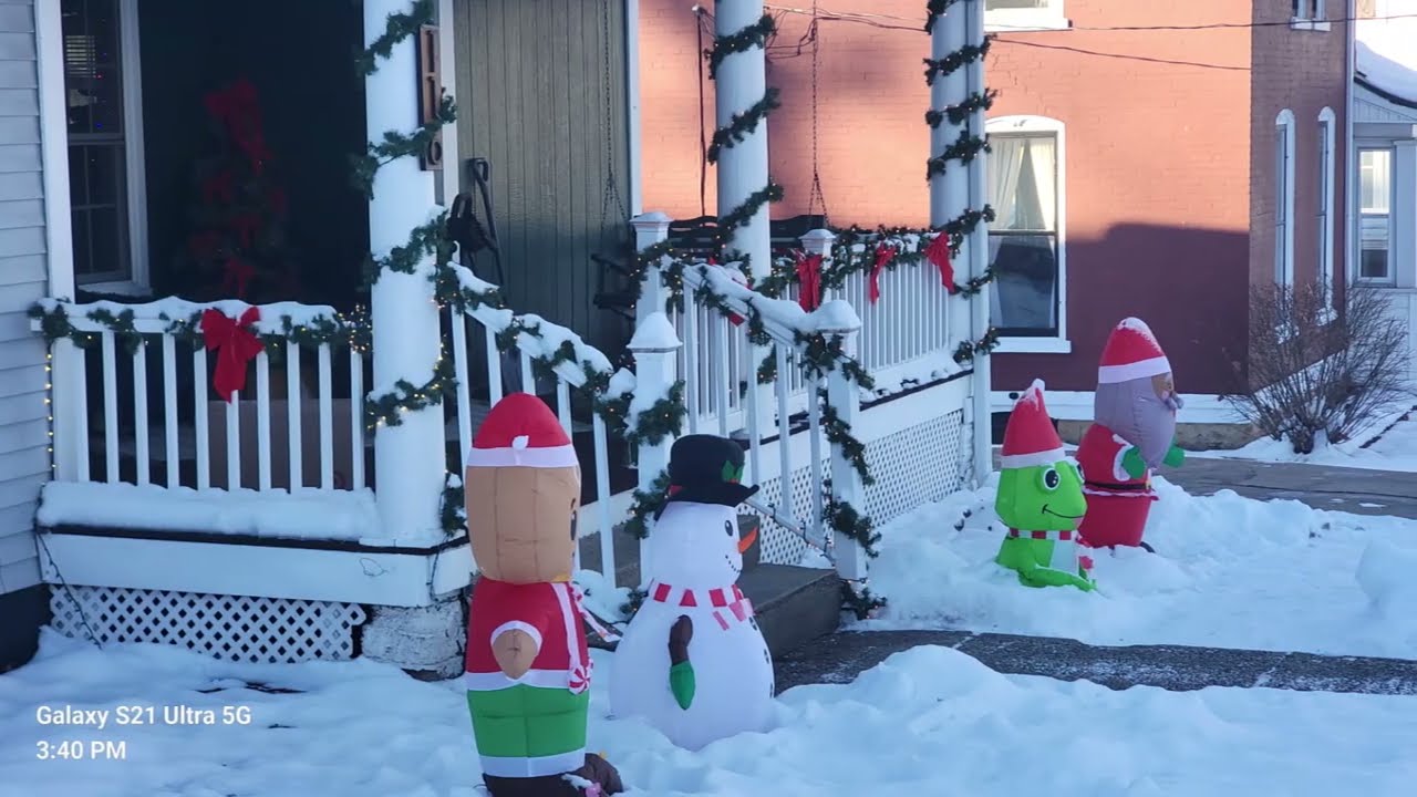 Um Feliz Natal and a Merry Christmas from Hudson, Michigan
