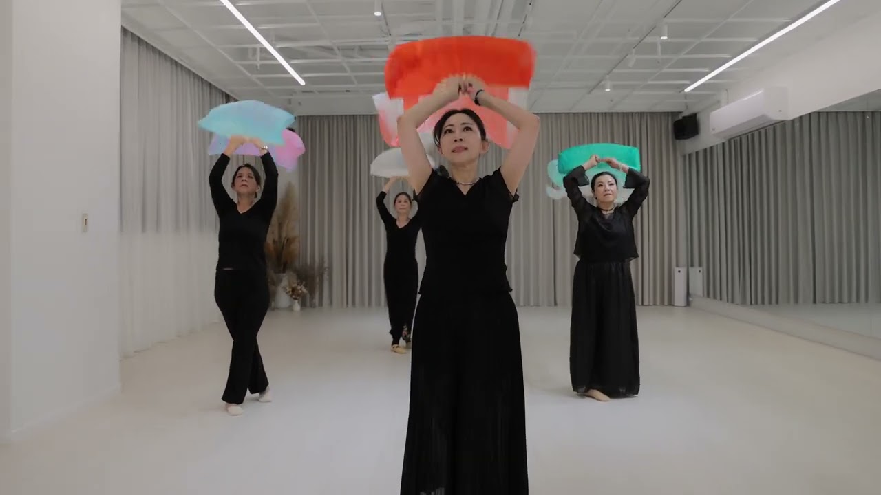 LHANZE ART STUDIO  浮光舞飄扇舞