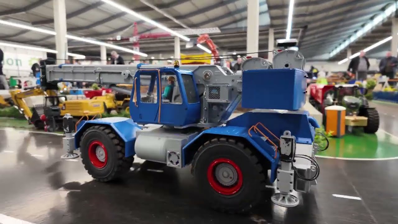 Modelshow Europe Ede 14 Maart 2026 @ Amazing RC Zwaartransport Trucks & Cranes Bemoc Nederland 2/2