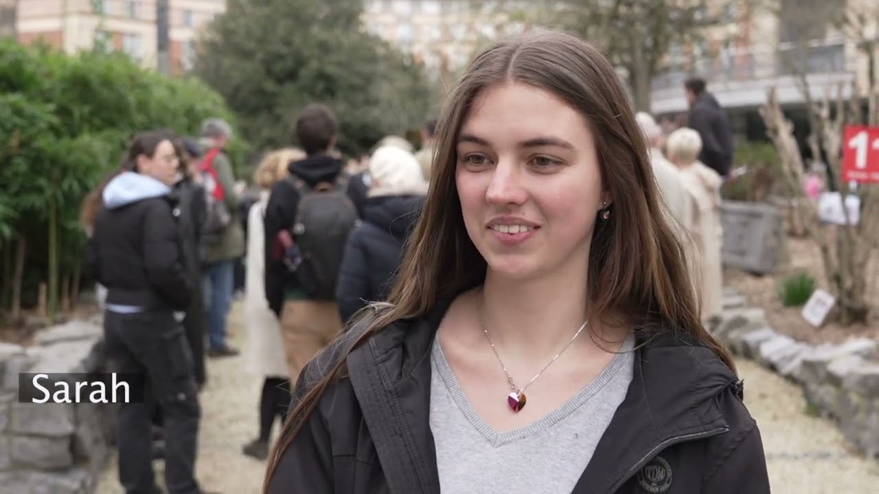 Teenagers at RMA Open Campus Day