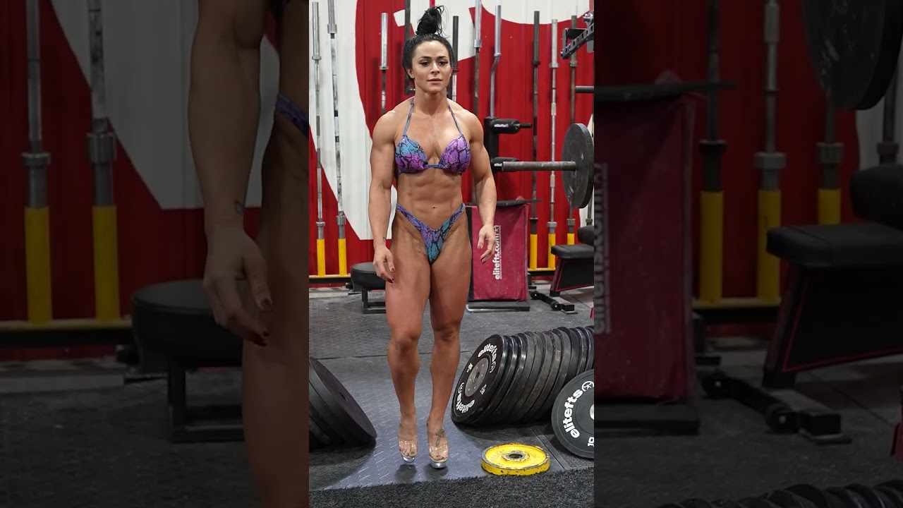 Ifbb Pro Posing 💪 #shorts #fitness #bikini