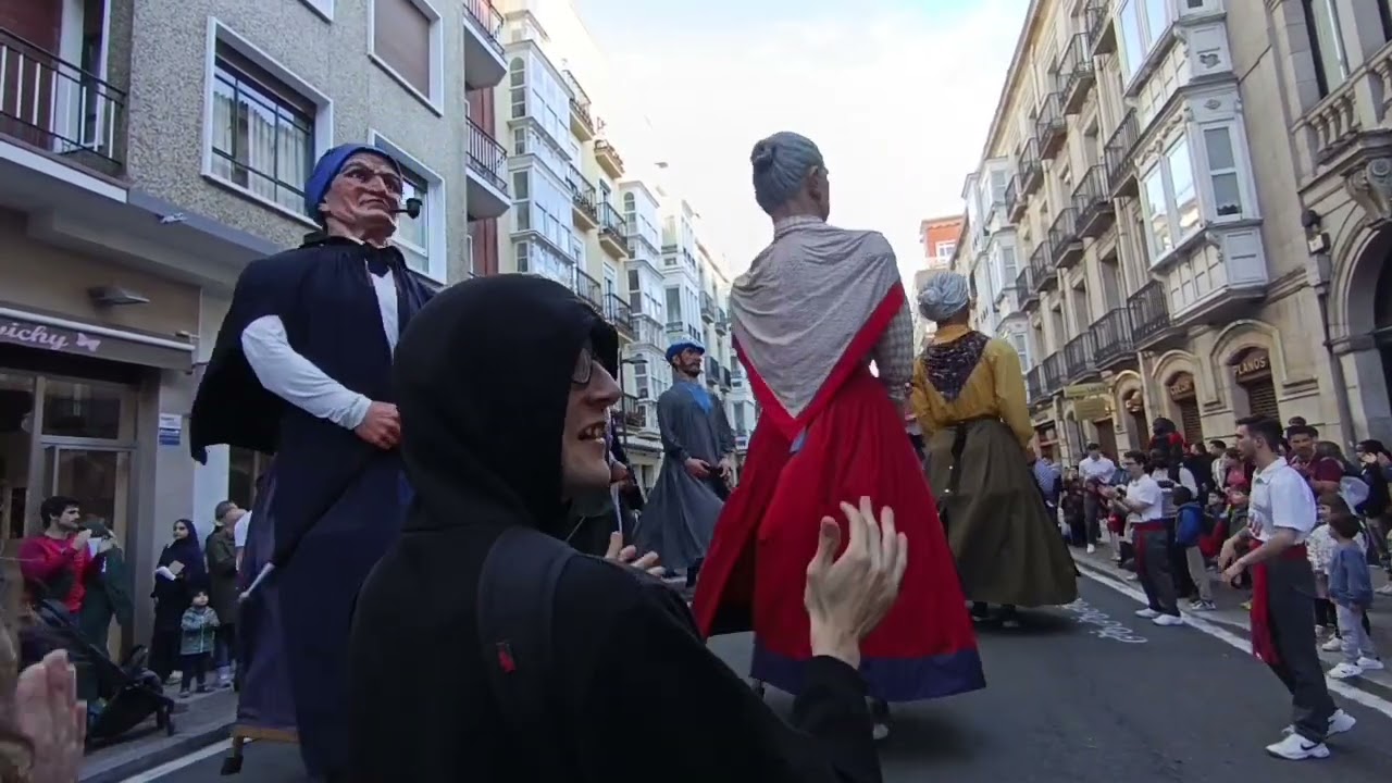 Polonesa de los gigantes de Vitoria-Gasteizko erraldoien polonesa.