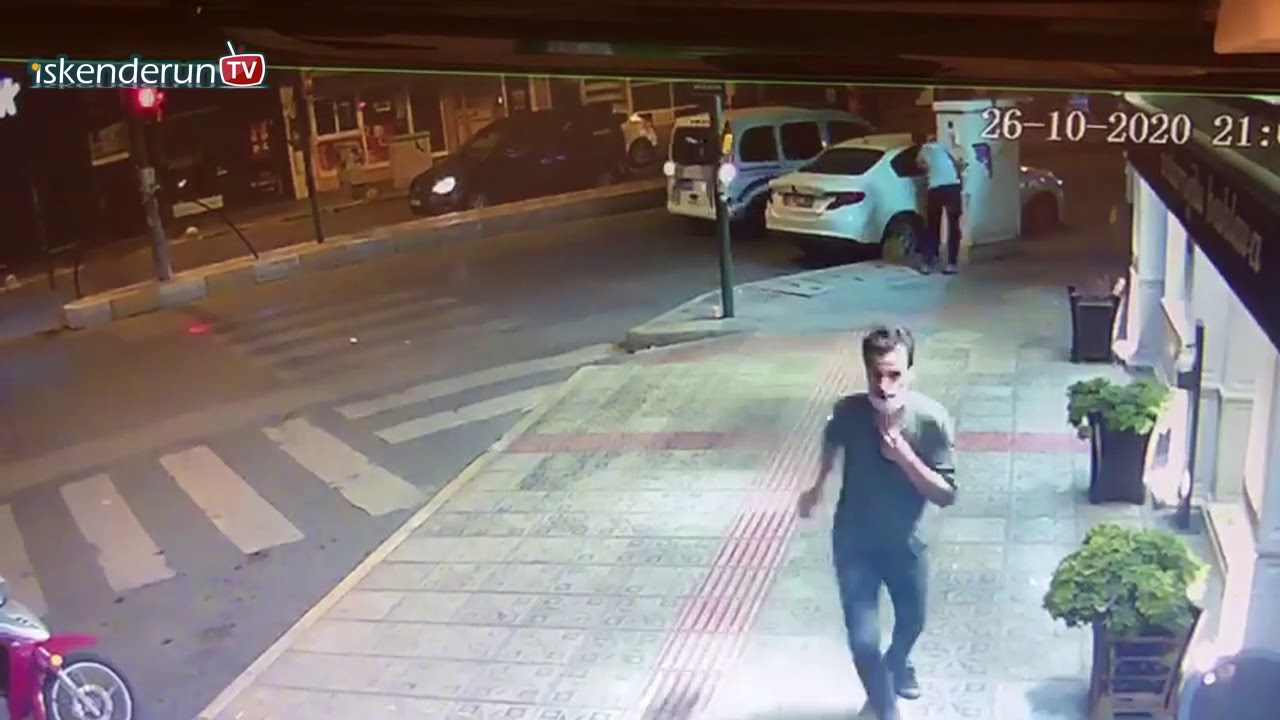 Ter&ouml;ristin patlama anı g&uuml;venlik kamerasında...