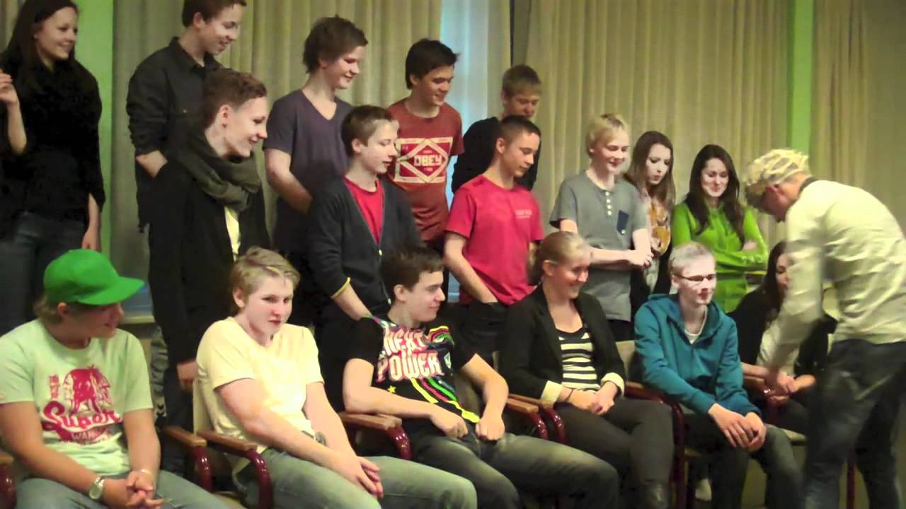 9.A JULEUNDERHOLDNING 2011