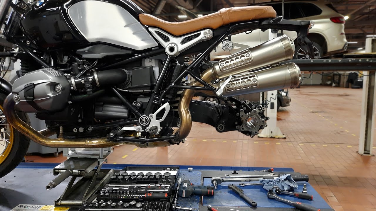 BMW R NineT Rear gear maintenance