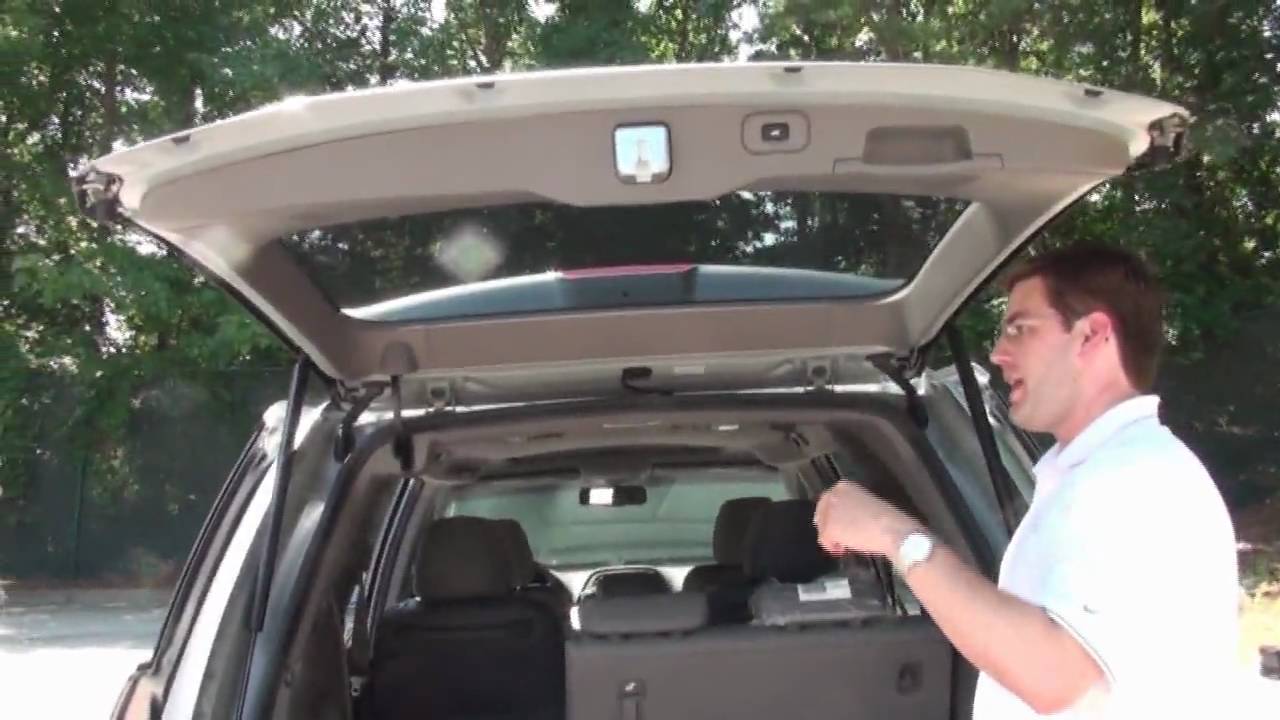 Jessica & Brandon Review the 2010 Honda Odyssey