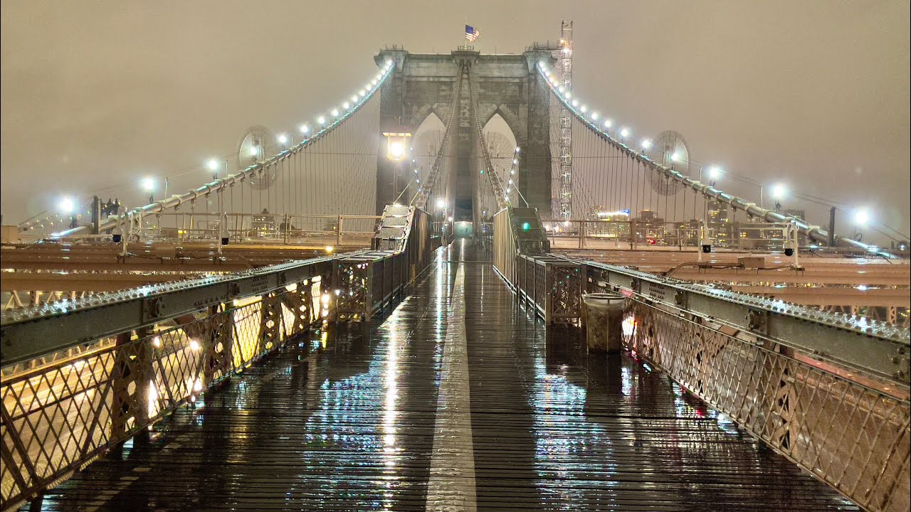 Heavy Rain and Traffic Sounds in NYC, Walking Brooklyn Bridge at Night