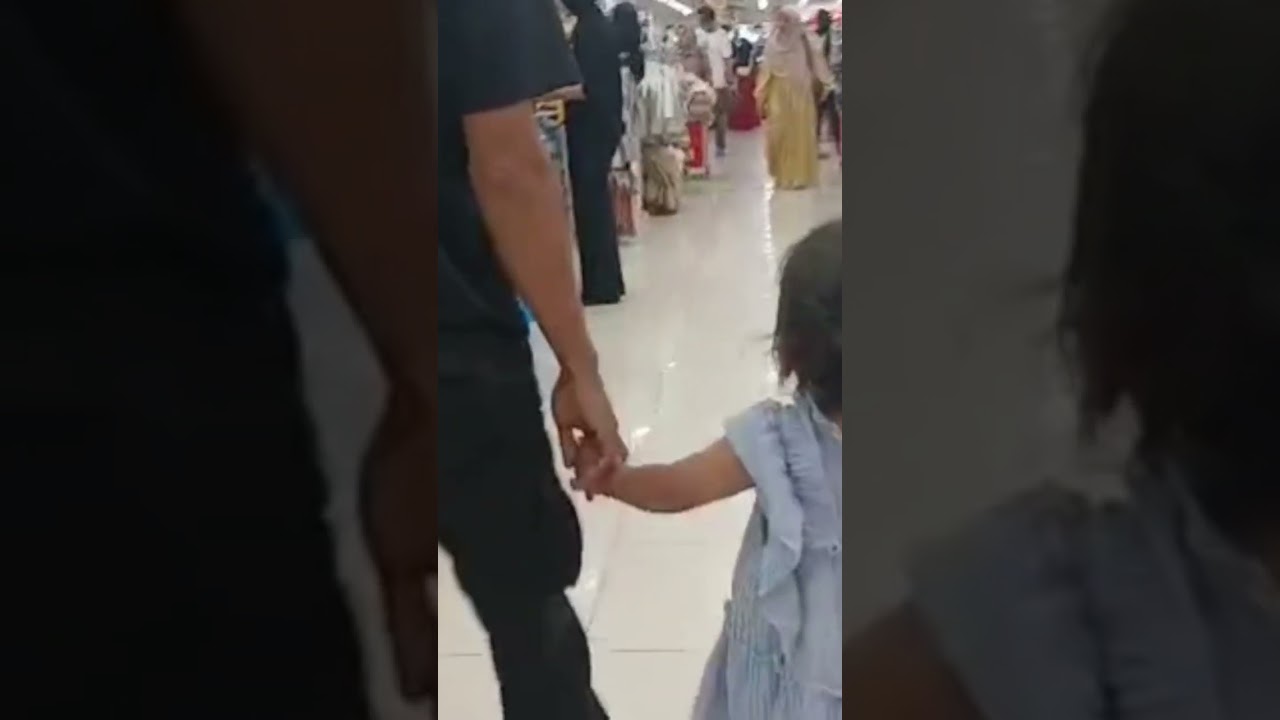 jalan jalan di mall