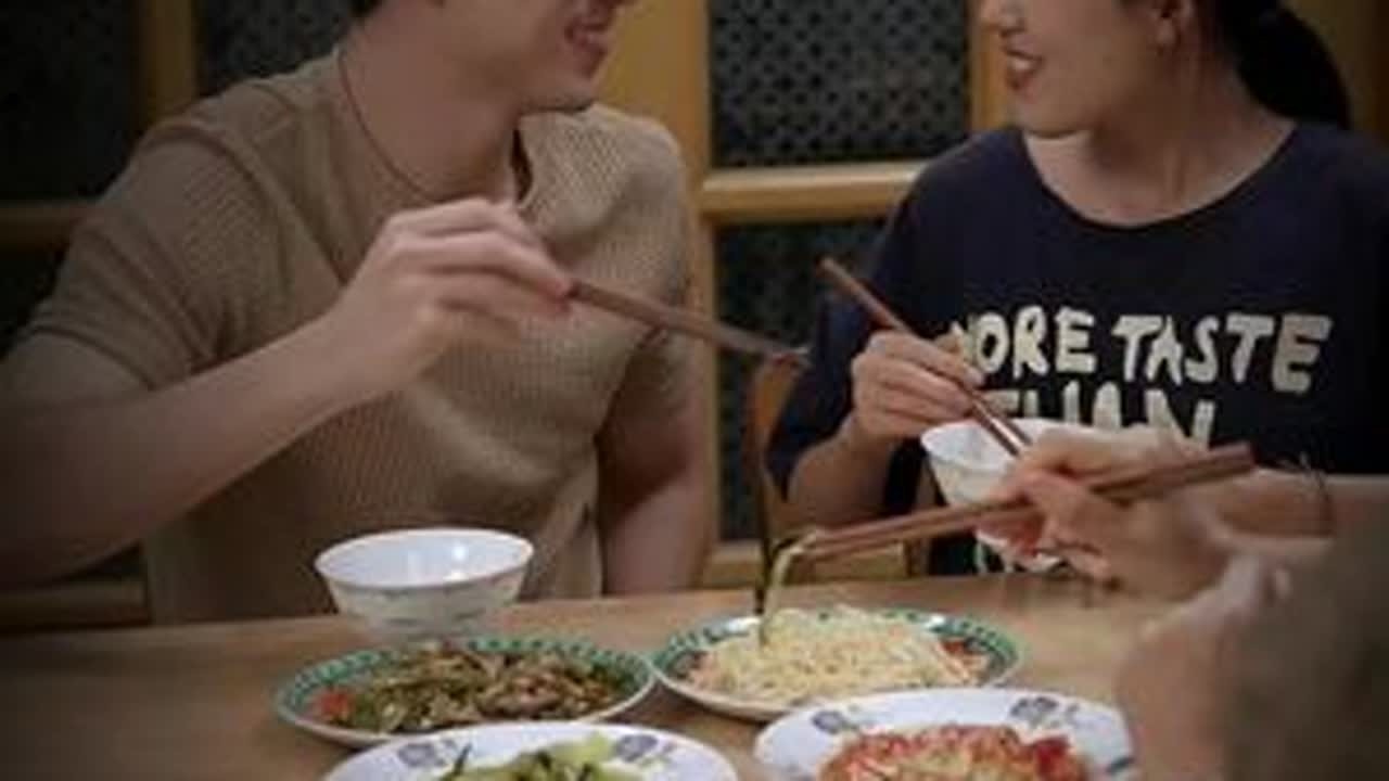 婚姻里不是斤斤计较谁付出的多，而是要互相包容理解