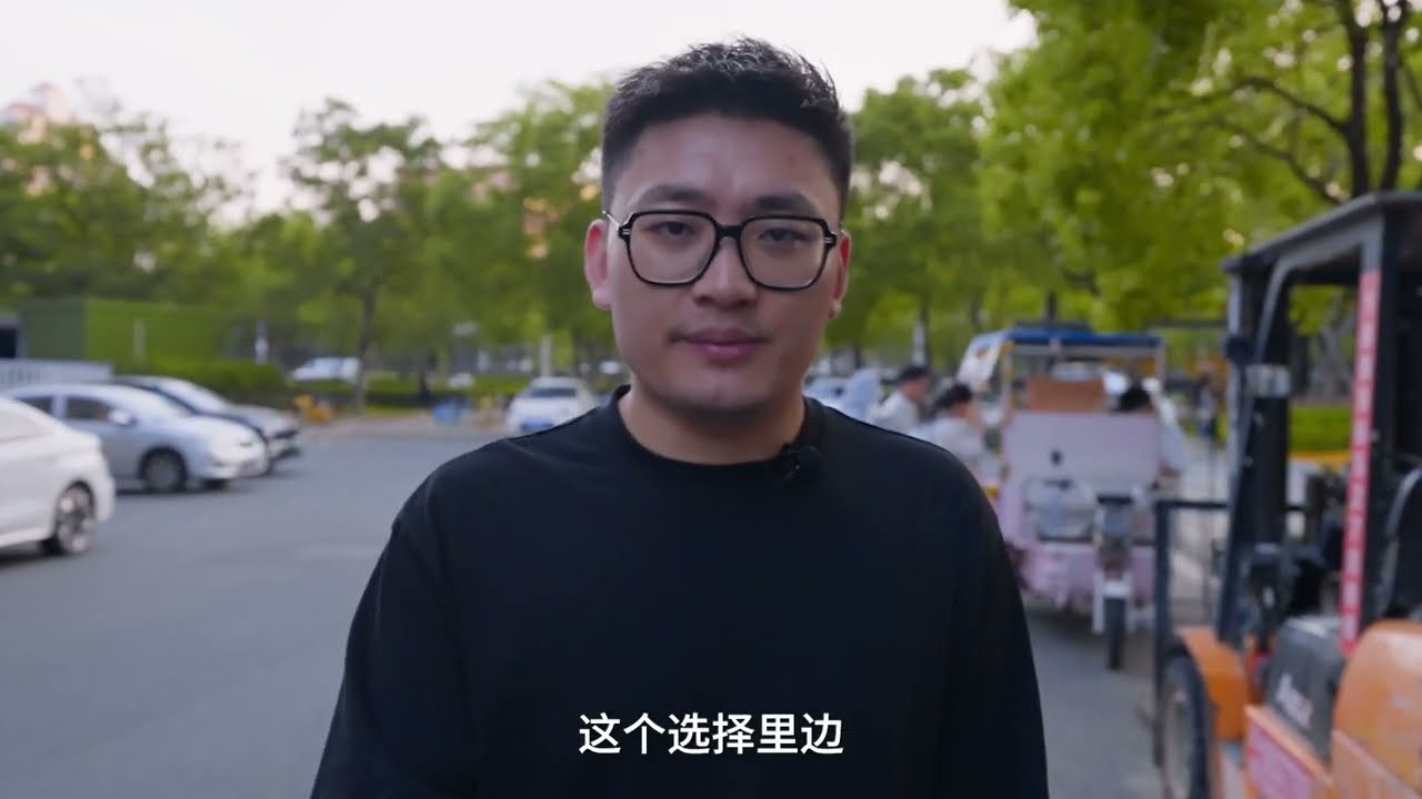 高考637分，复旦硕士退学摆地摊，学历在今天还有用吗？ #摆摊日记 #复旦大学 #vlog #摆摊创业
