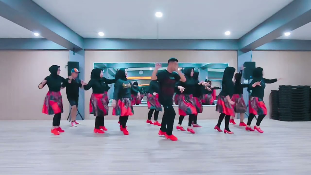 Majnoona - Line Dance / Demo : Okami Studio Palembang 