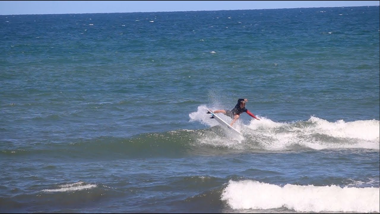 Air Reverse On The World's Smallest Wave