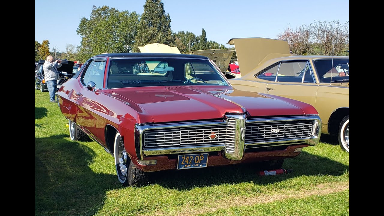 1968 Pontiac Grand Prix.