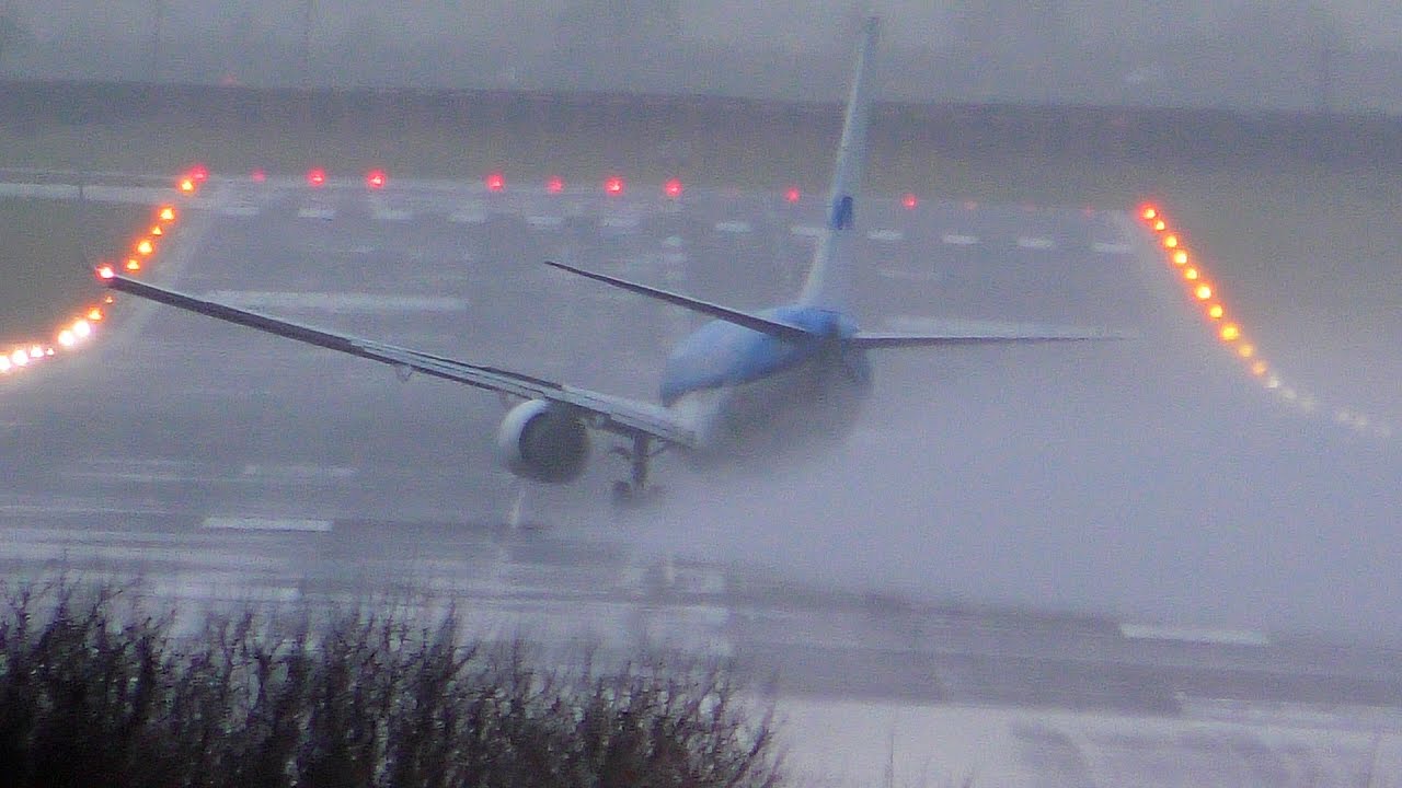 CRAZY CROSSWIND KLM 737 Takeoff at Newcastle Airport | Storm Darragh