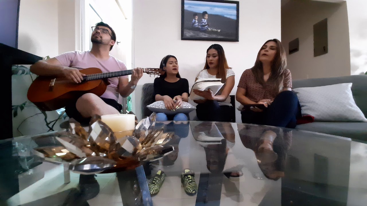 Saliendo del Pretorio - Voces Dei