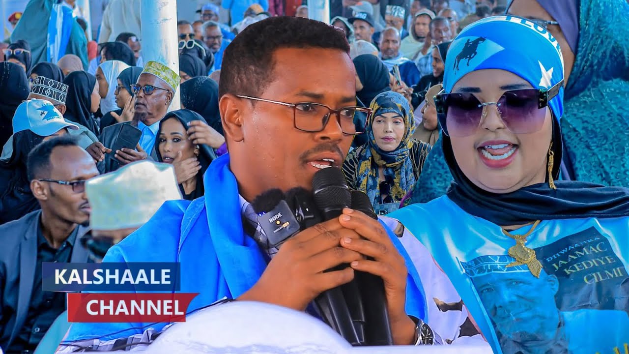 Laascaanood  : Anigu waxaan ahay Hawiye  Goojacadde waxaan u imid Hiil  iyo  Kaftan qosol badan