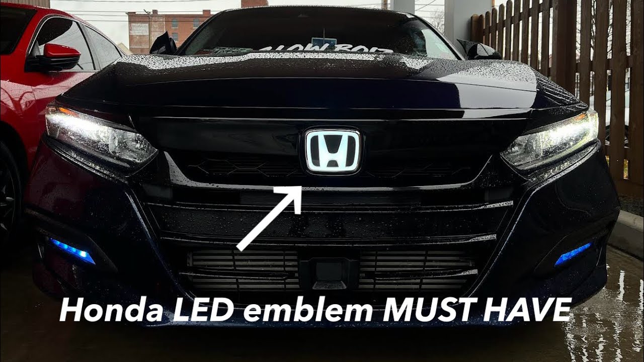 Установка светодиодной эмблемы Honda Accord 10-го поколения