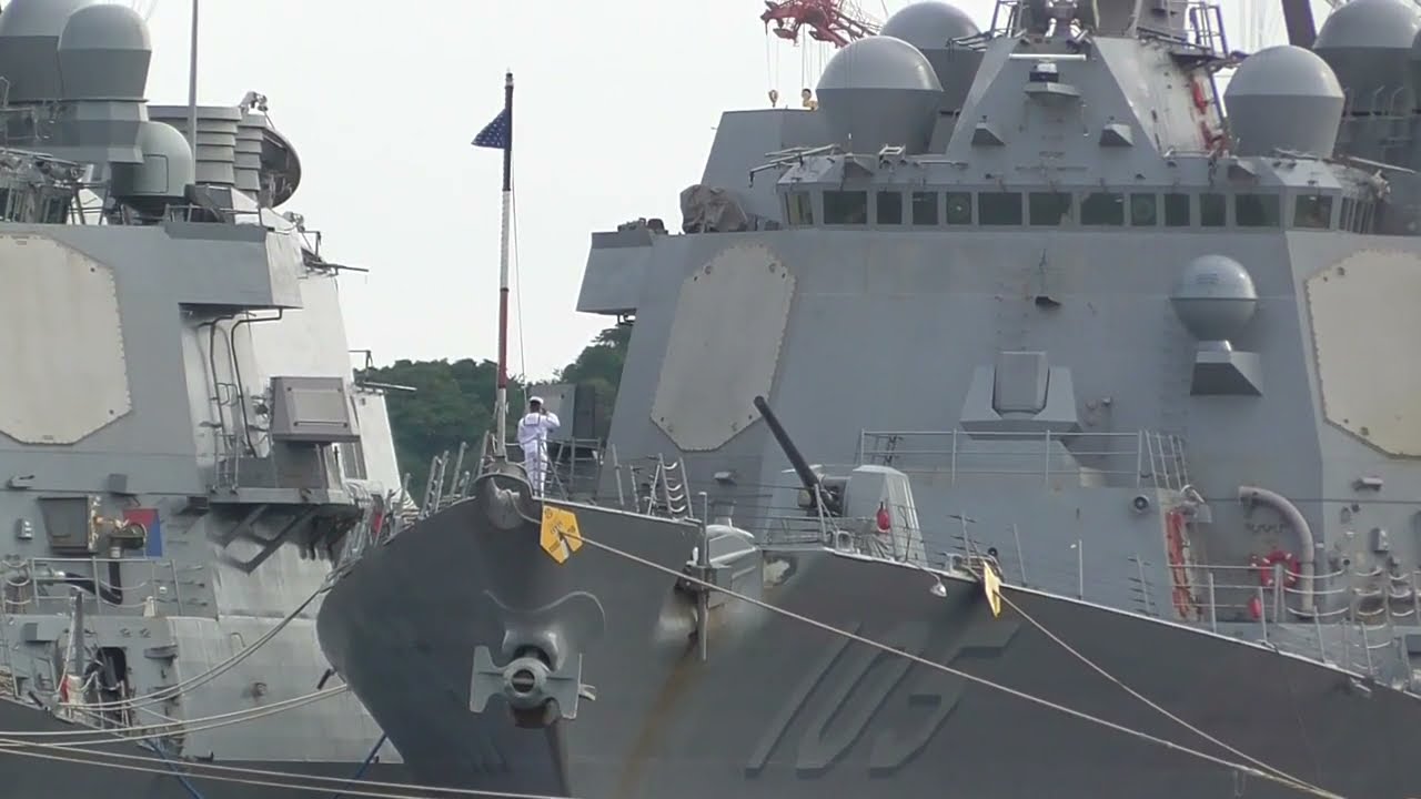 USS Higgins (DDG-76) and USS Dewey (DDG-105)