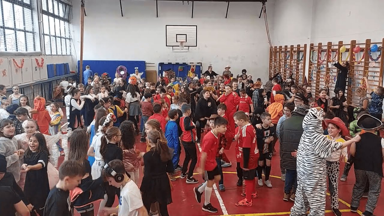 Farsangi forgatag (alsó)