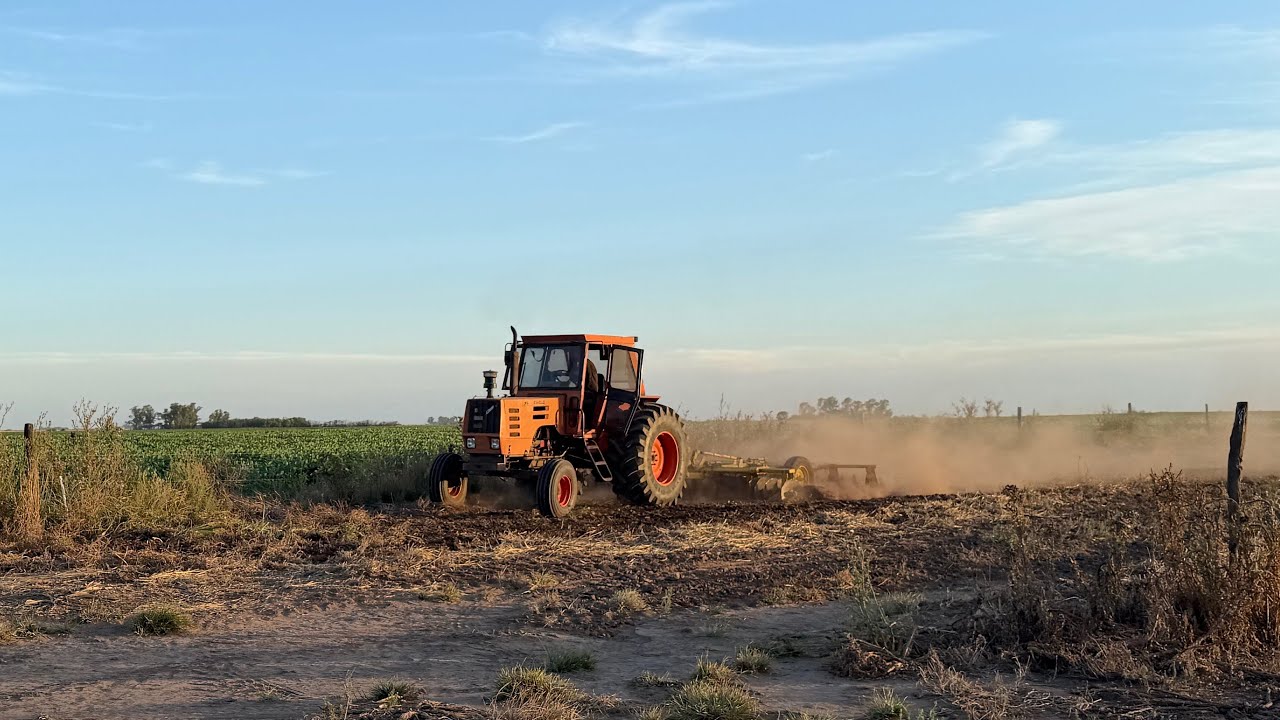 Pasando la rastra de disco #argentina #campoargentino #farming #agricultura #campo 