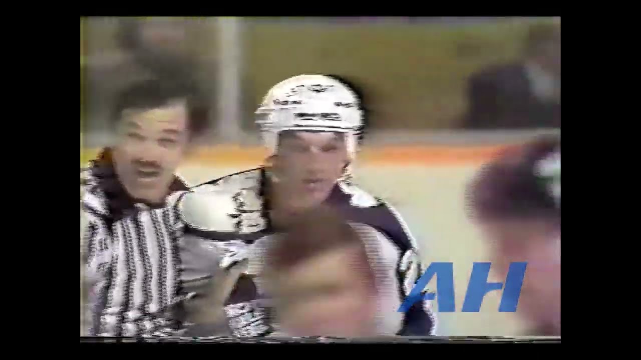 NHL Oct. 21, 1978 Toronto Maple Leafs v Philadelphia Flyers (R) Dave Williams v Behn Wilson