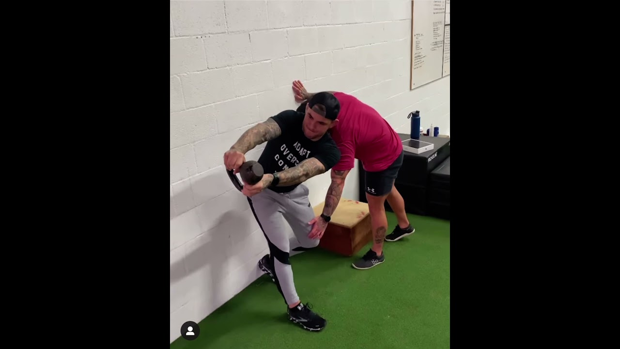 Split Stance Roto Hold