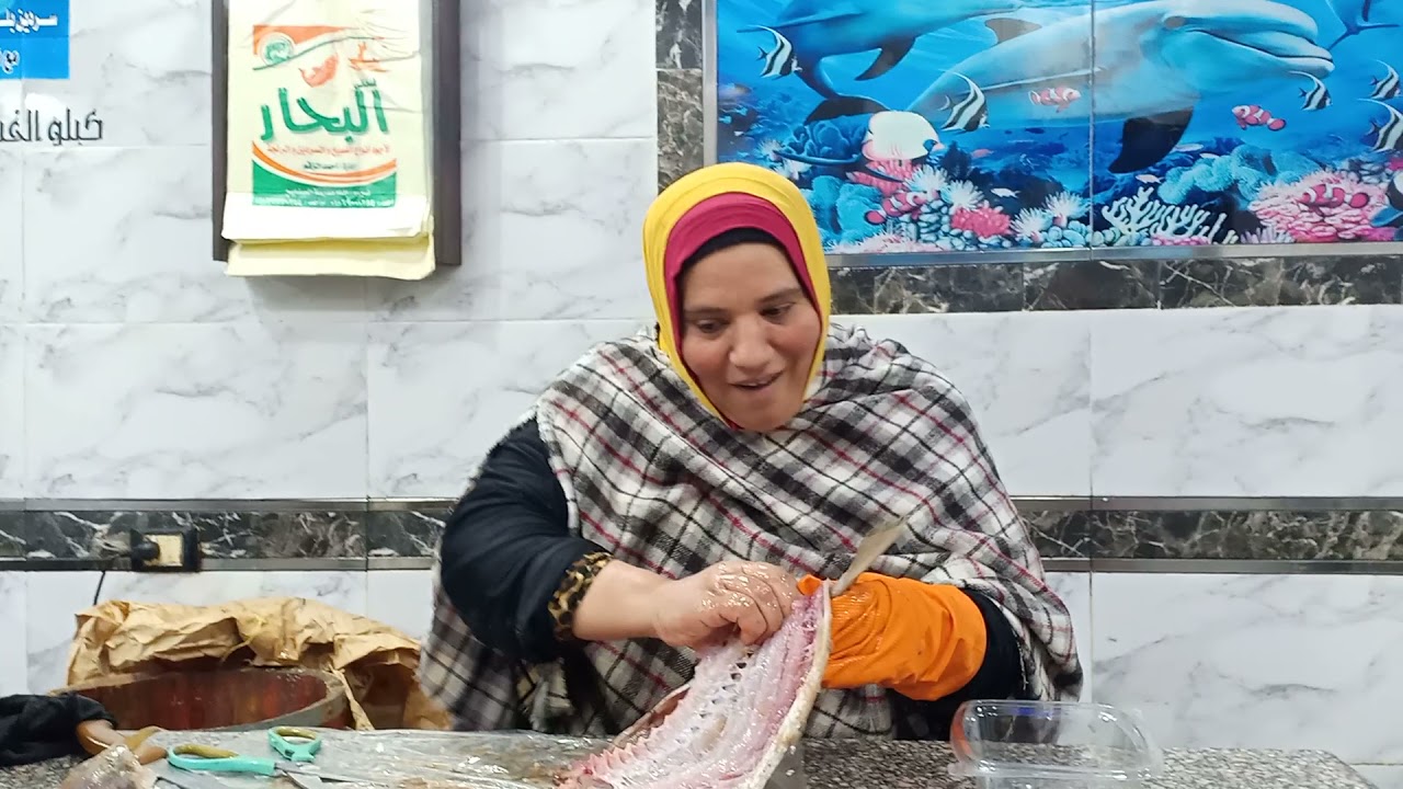 اكبر حجم الفسيخ الفسيخه كيلو واتنين كيلو اتفرجو علي الجمال فسخاني البحار نبروه احمد وام احمد