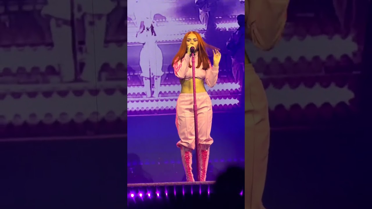 Beautiful Gorgeous Mariah The Scientist wearing pink