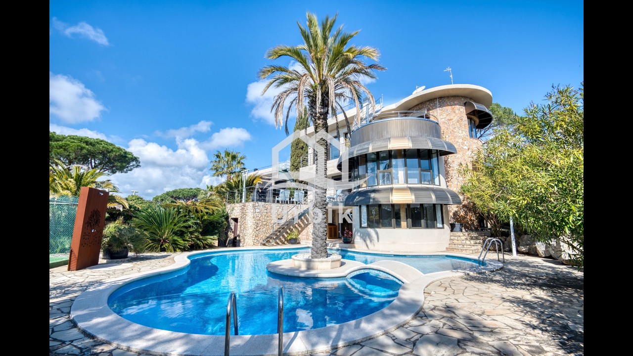 Casa de disseny exclusiu amb piscina i vistes al mar a Platja d'Aro