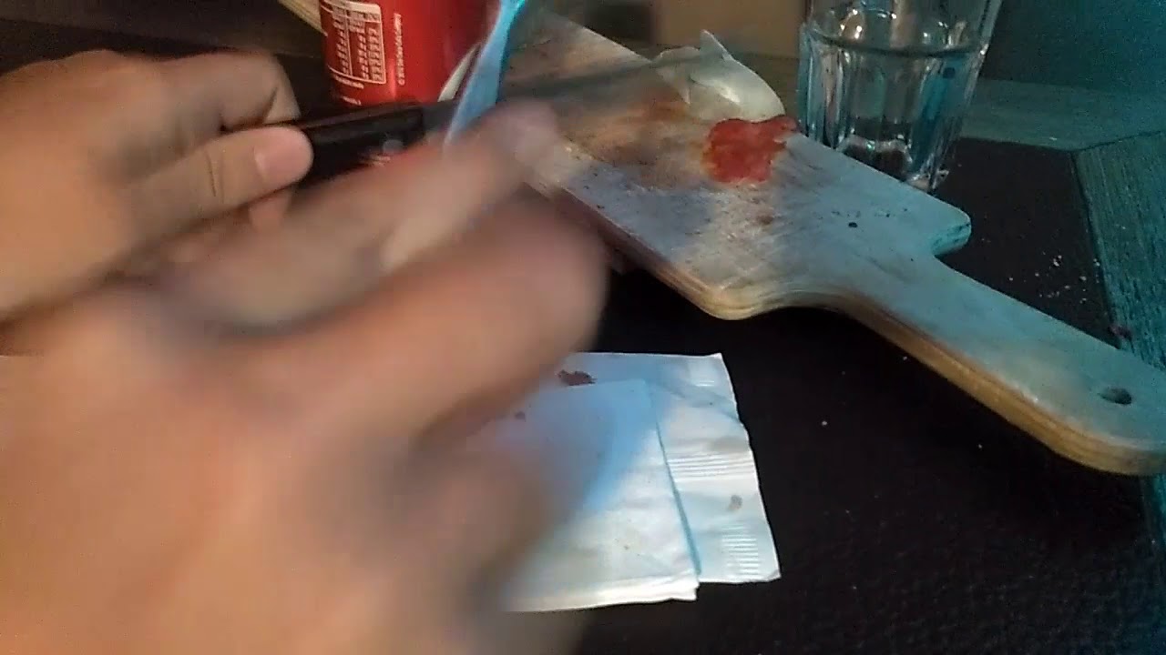 HOW NOT DO IT: Tagliare pizza con forchetta e coltello (in acciaio inox)