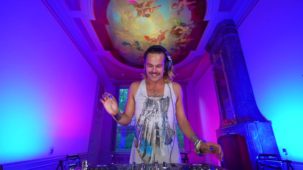 TEKNA &mdash; Live at HiFi Amsterdam | Fierce, Bouncy Techno in a 17th-Century Mansion