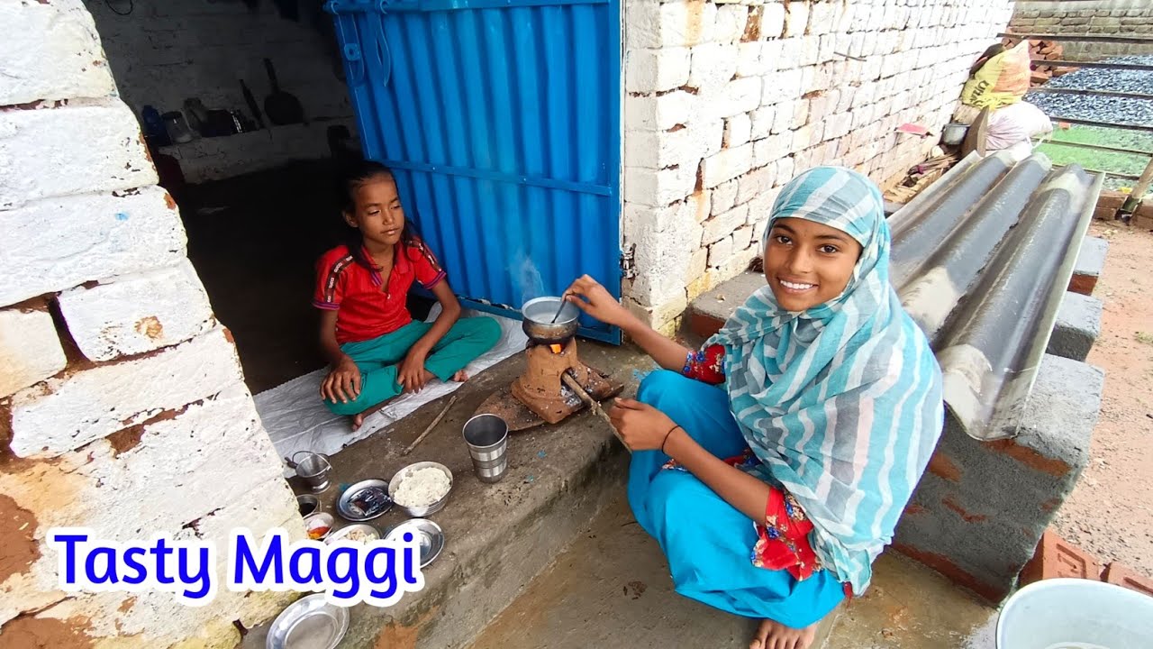 Chulhe per banaya Maggi || Maggi made on stove