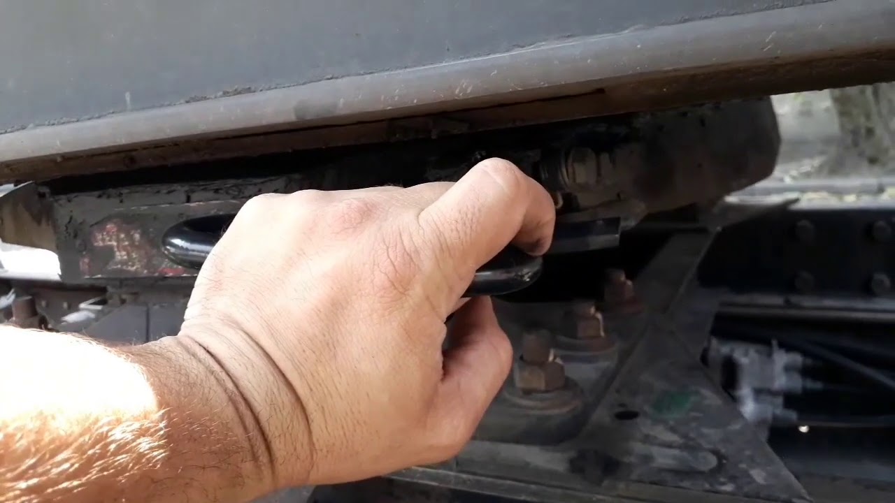 Como engatar e desengatar carreta com seguran&ccedil;a.