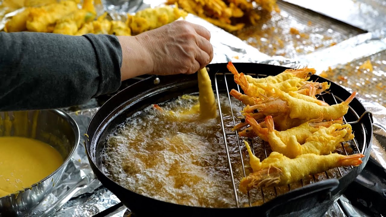 엄마가 만든 뚜껑 만한 야채튀김?! 생활의 달인이 튀긴 새우, 야채, 김말이, 고구마 튀김 / tempura made by masters / Korean street food