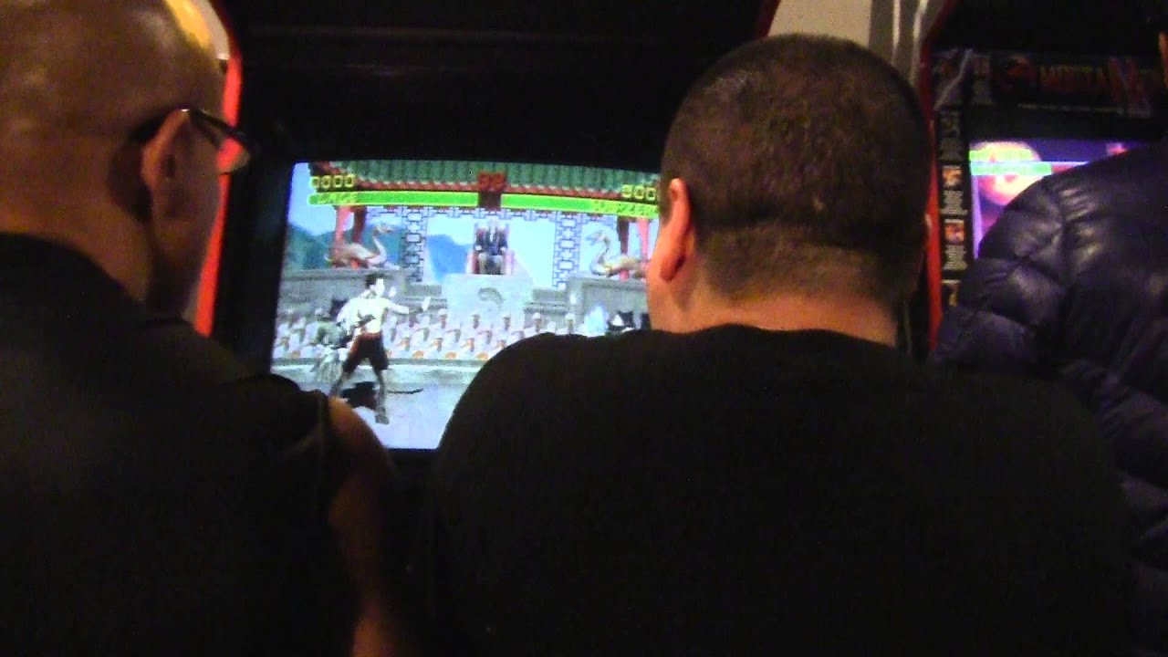 Mortal Kombat - Daniel Pesina and John Parrish Play! [HD]