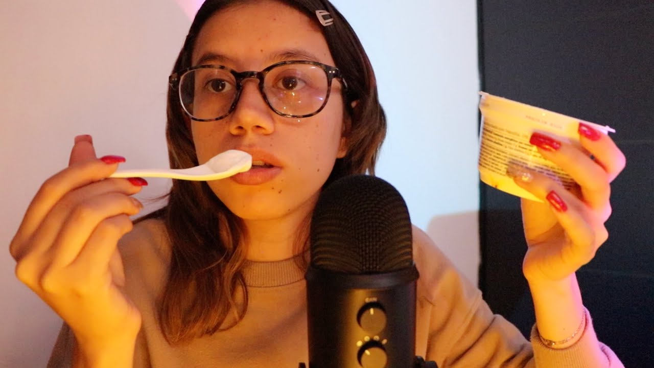 ASMR comiendo yogurt y platicando