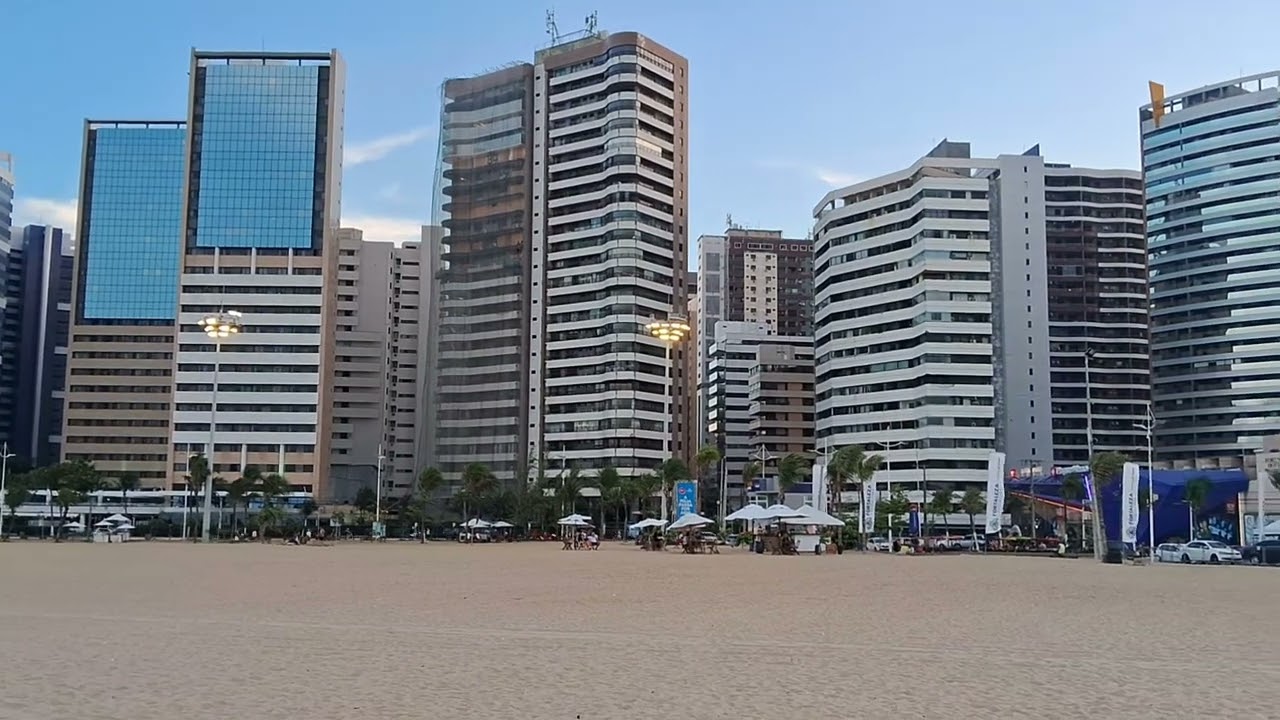 UM FIM DE TARDE SURPREENDENTE NA PRAIA DE IRACEMA 